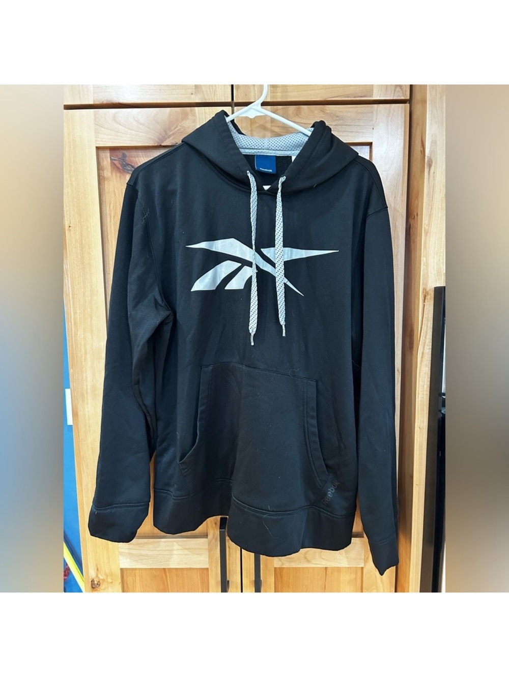 Reebok Black Hoodie Gray Accent logo hooded sweatshirt medium M